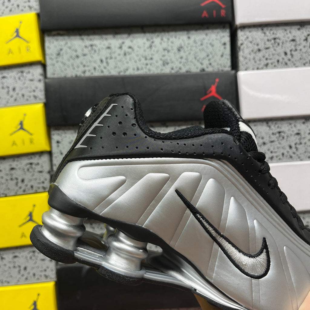 Nike Shox R4