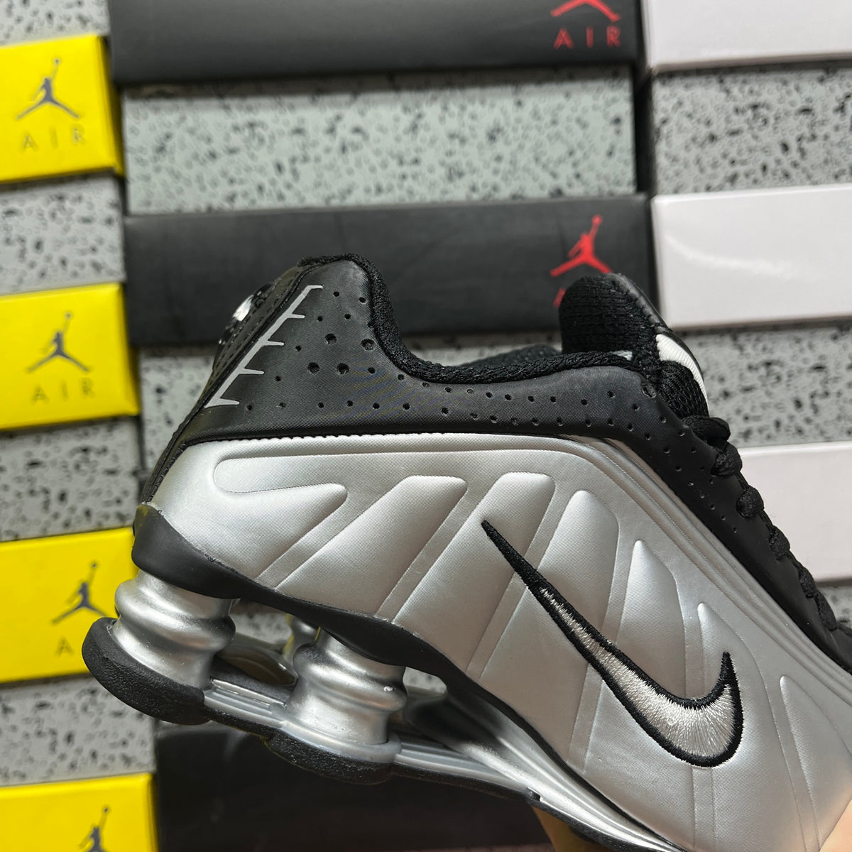 Nike Shox R4