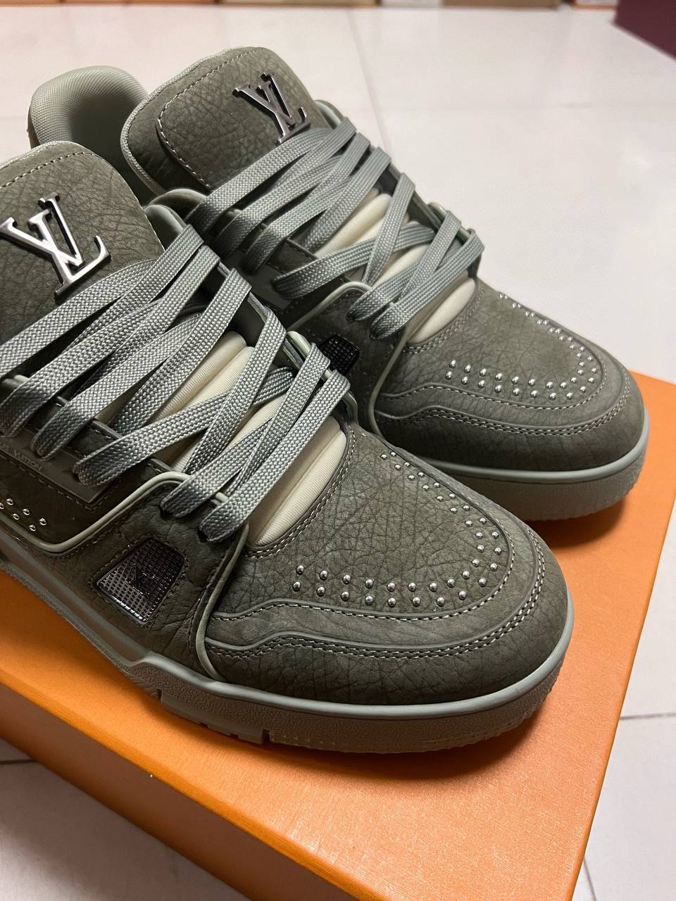 LV