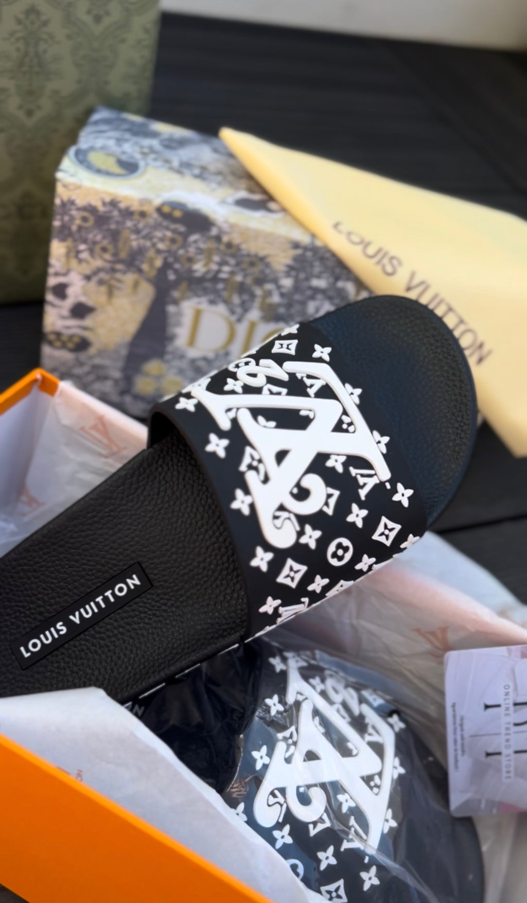 Chinelo LV