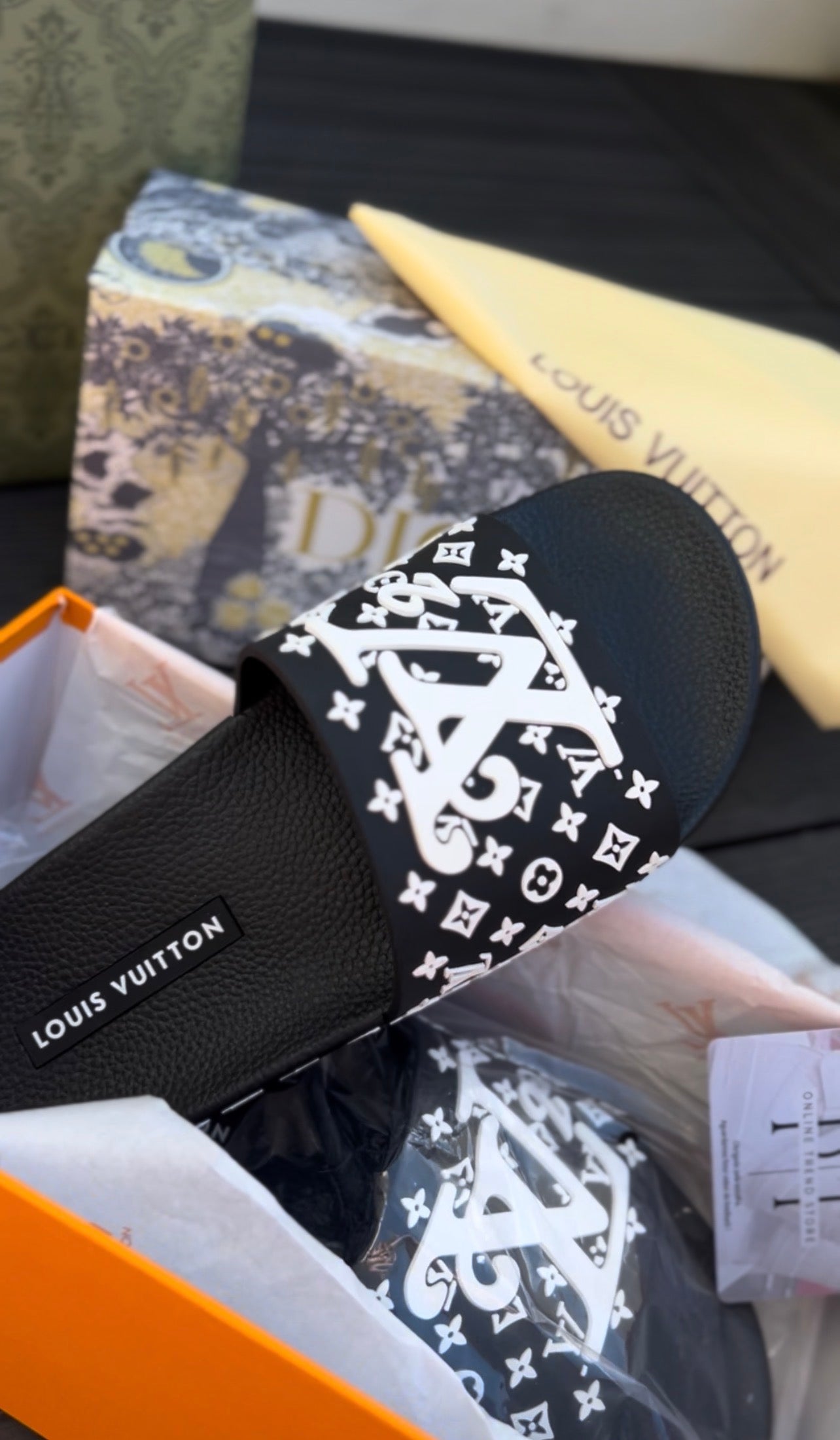 Chinelo LV