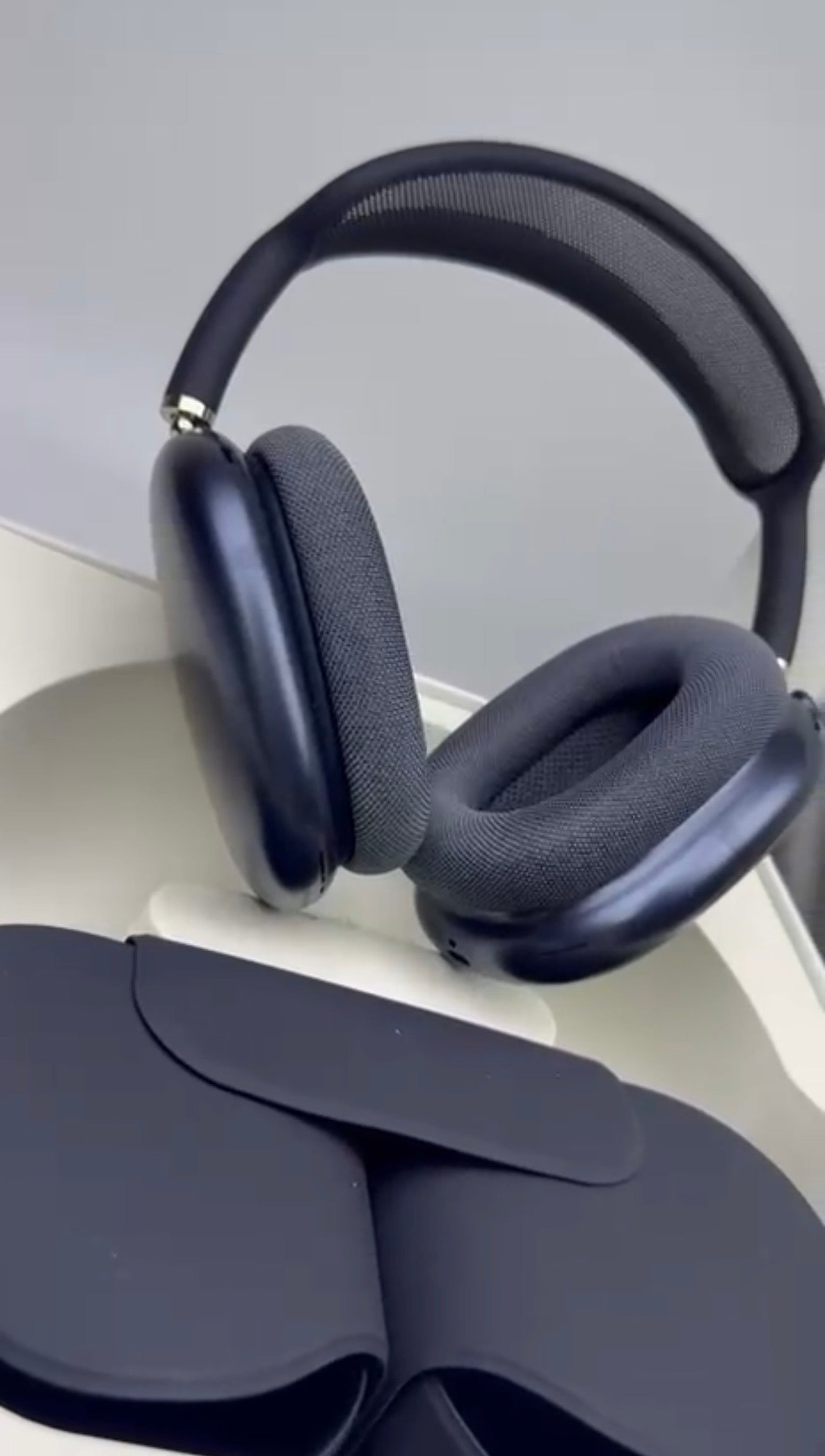 AirPods Max (2020)