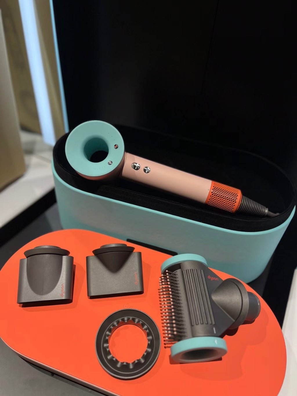 DYSON