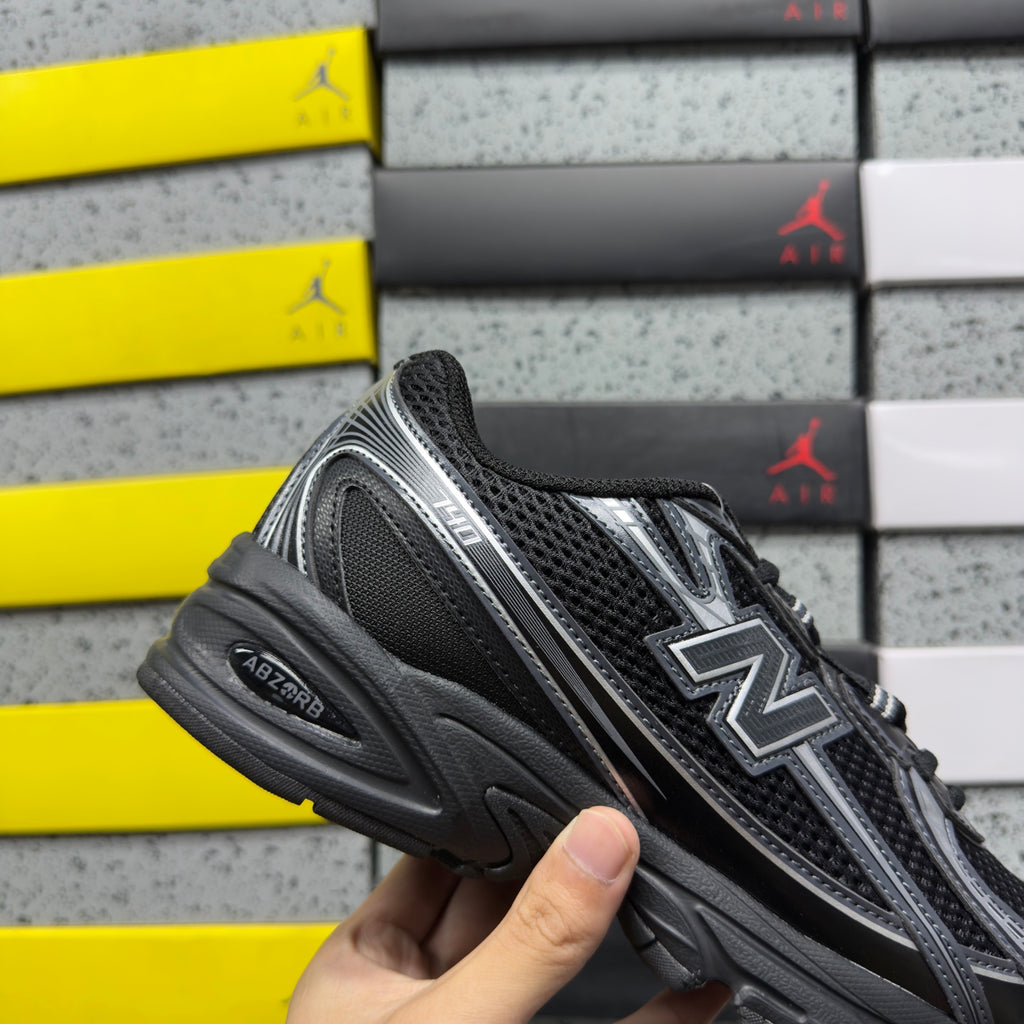 NEW BALANCE 740