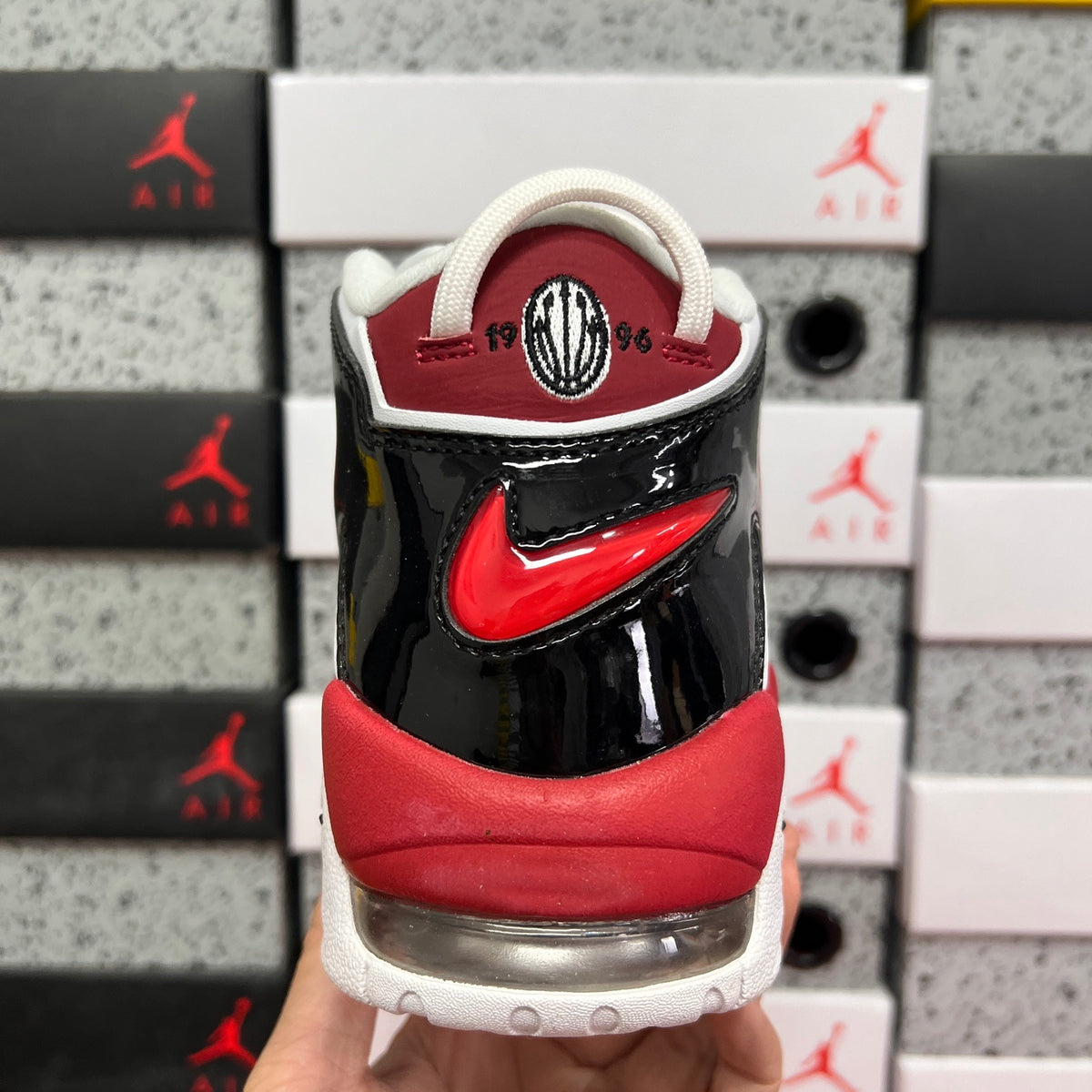 Sapatilhas Nike UPTEMPO