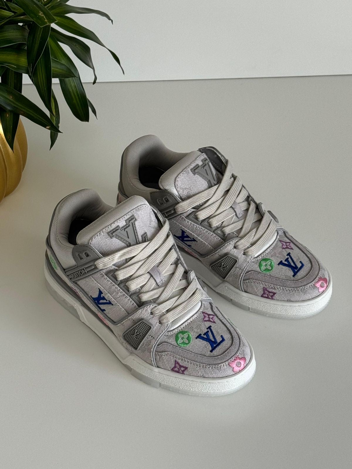 LV