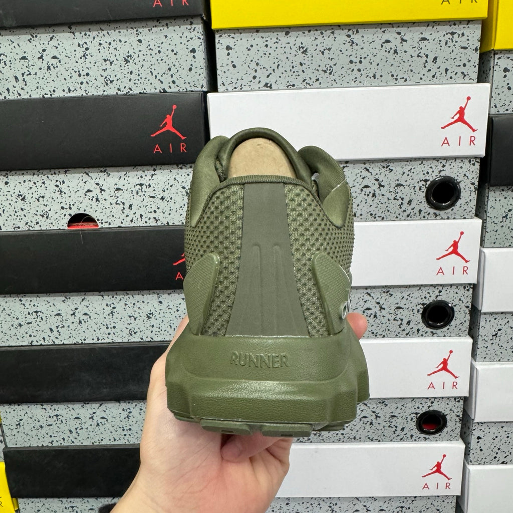 Sapatilhas Alo Runner Green Olive