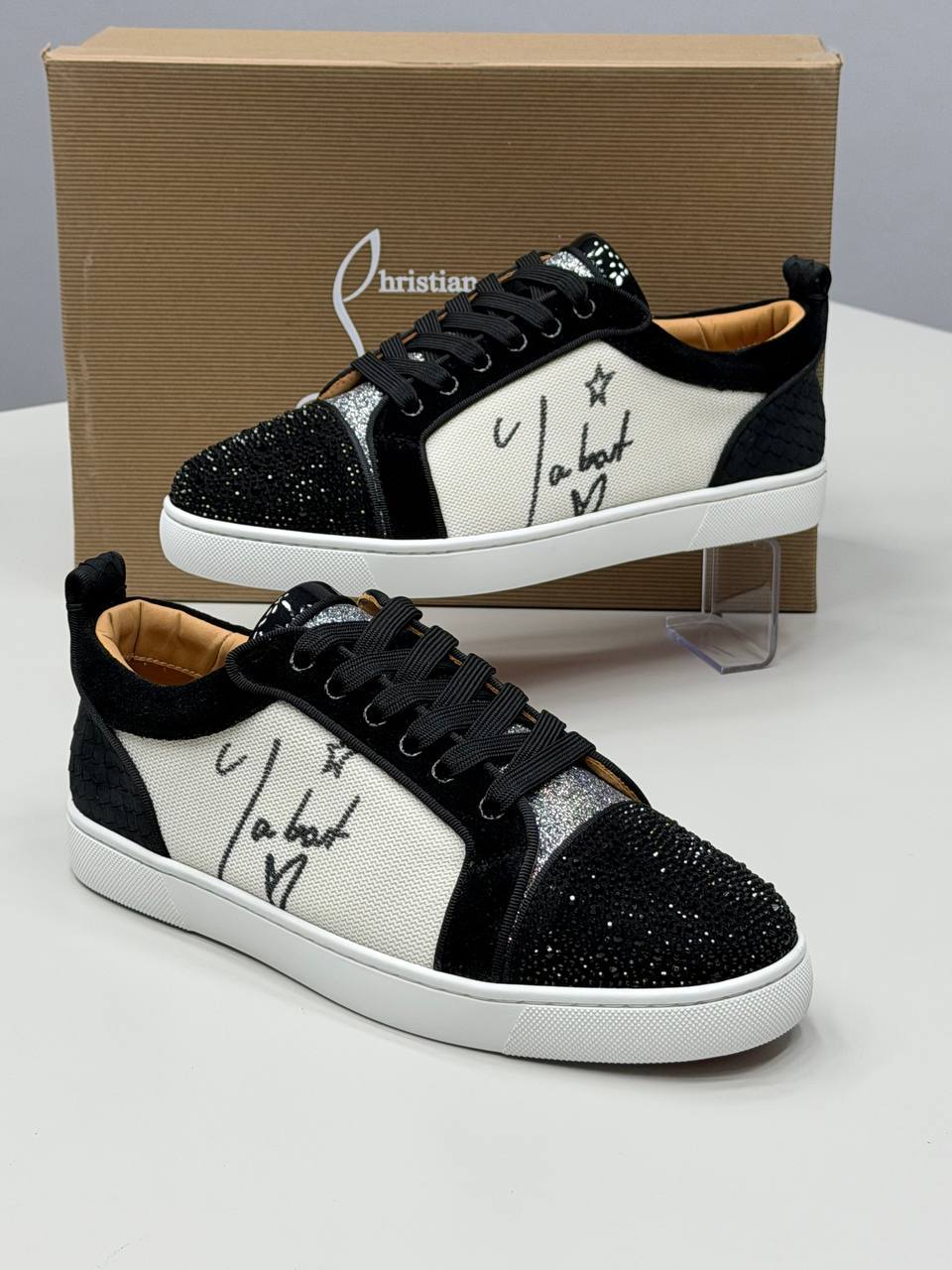 LOUBOUTIN
