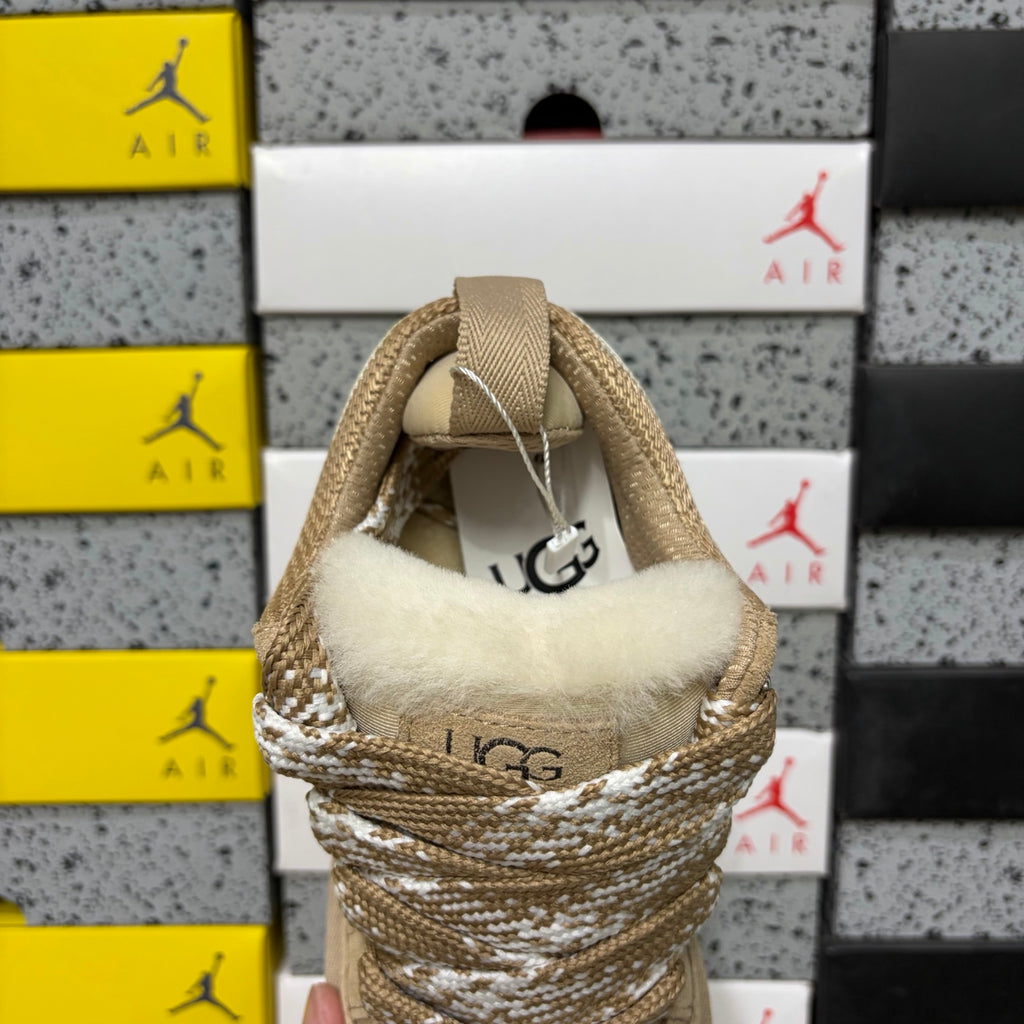 UGG