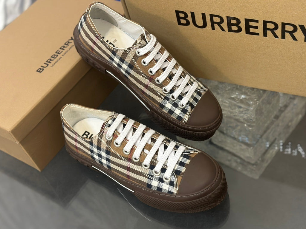 BURBERRY