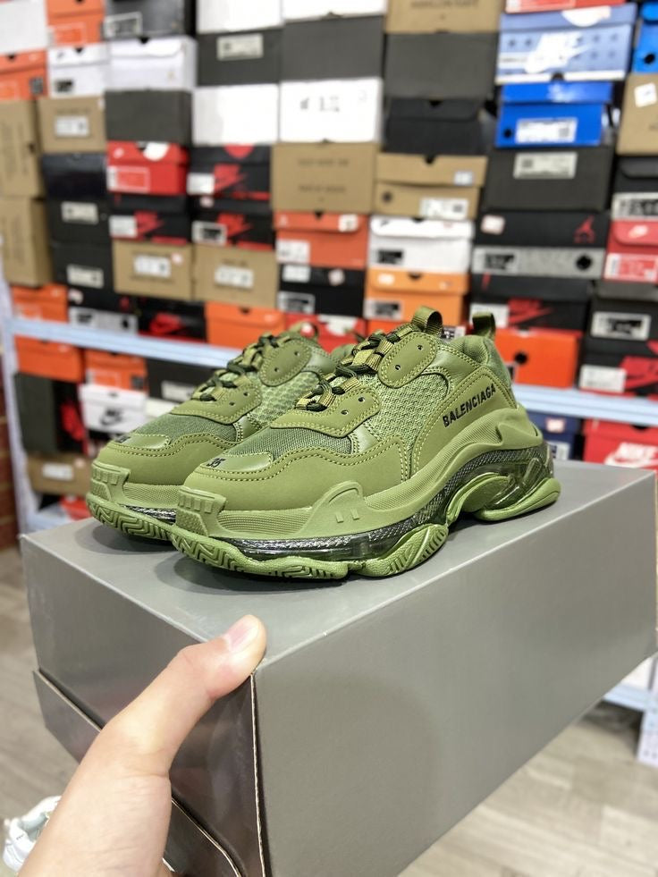 BALENCIAGA