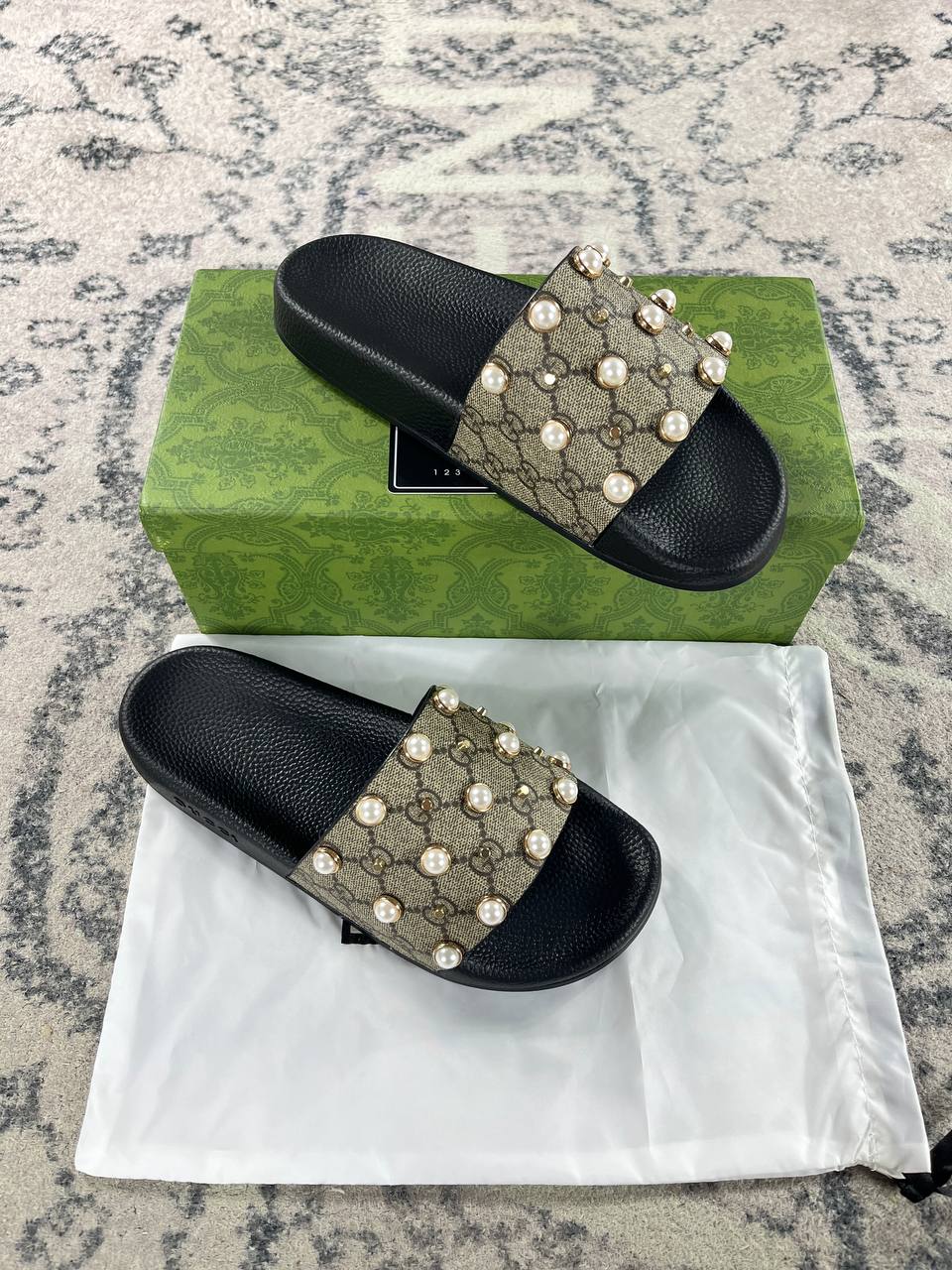 Chinelo GUCCI