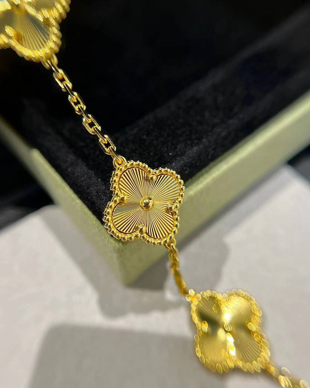 VAN CLEEF