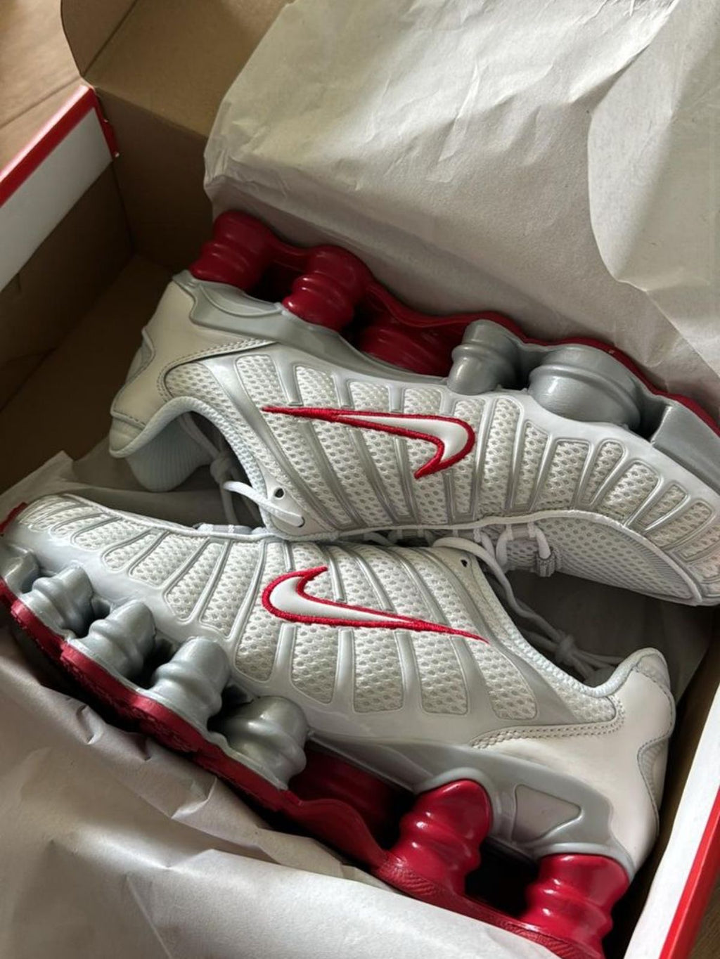 NIKE SHOX
