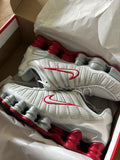 NIKE SHOX