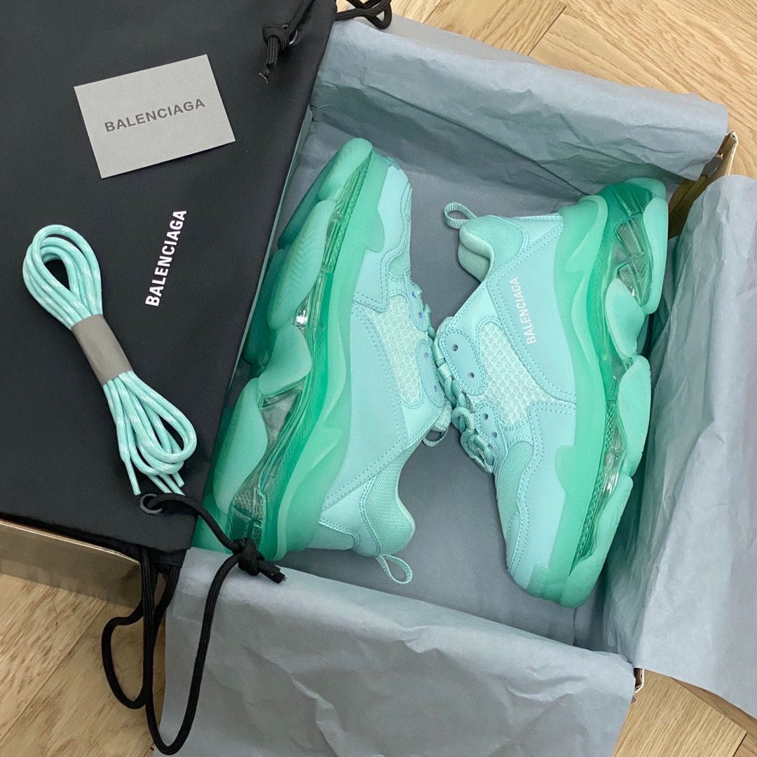 BALENCIAGA