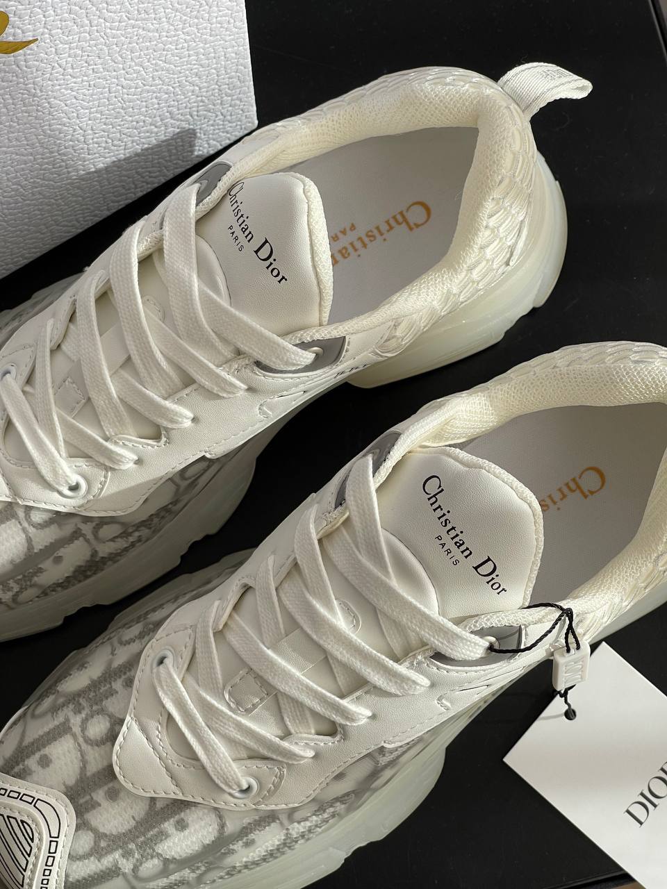 DIOR