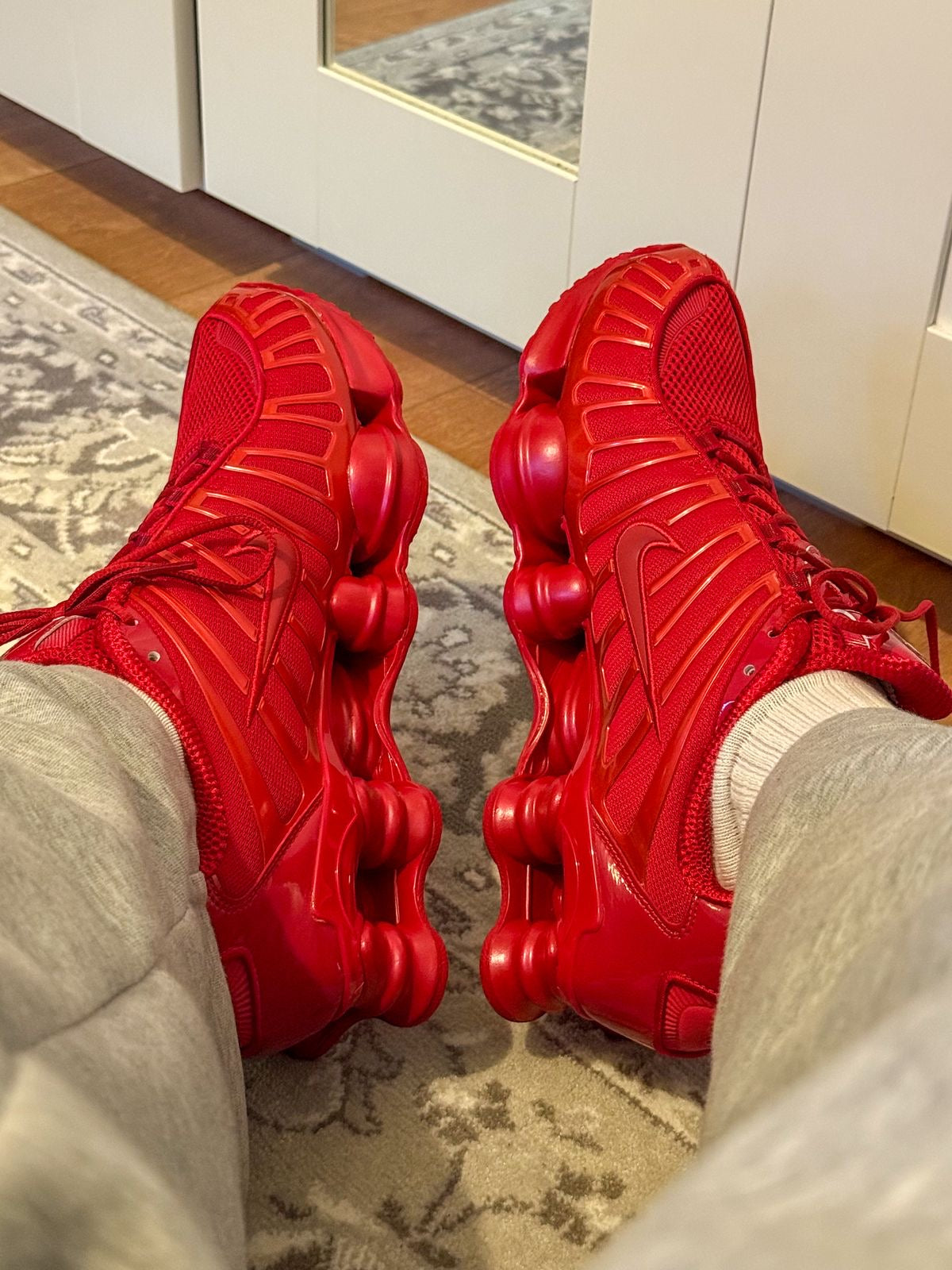 NIKE SHOX