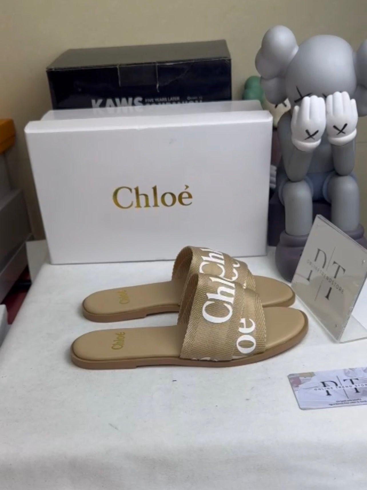 Chinelo CHLOÈ