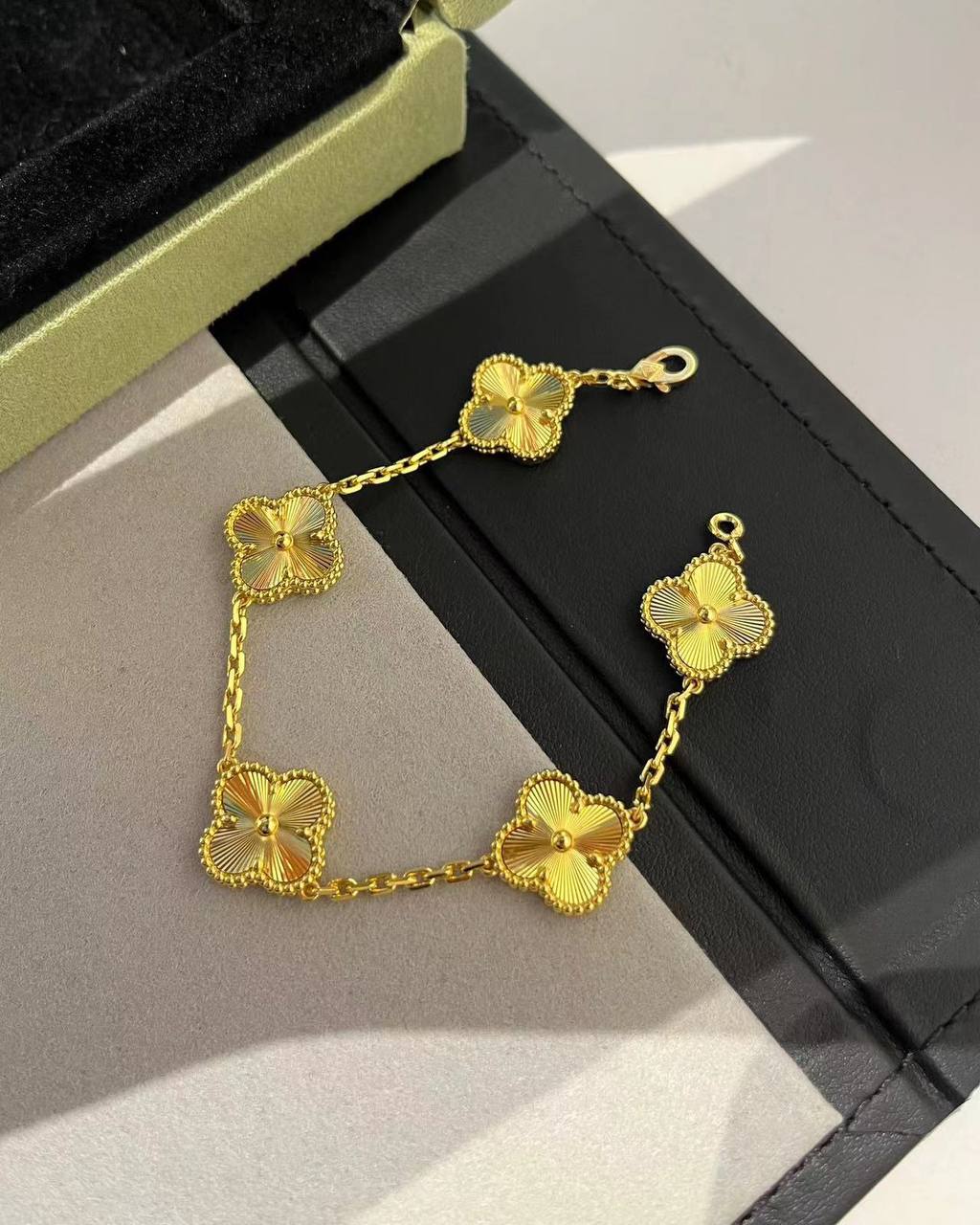 VAN CLEEF
