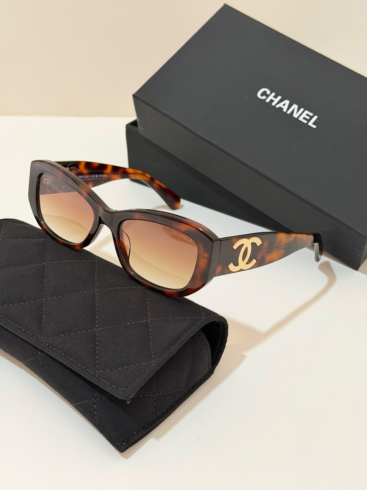 Óculos CHANEL