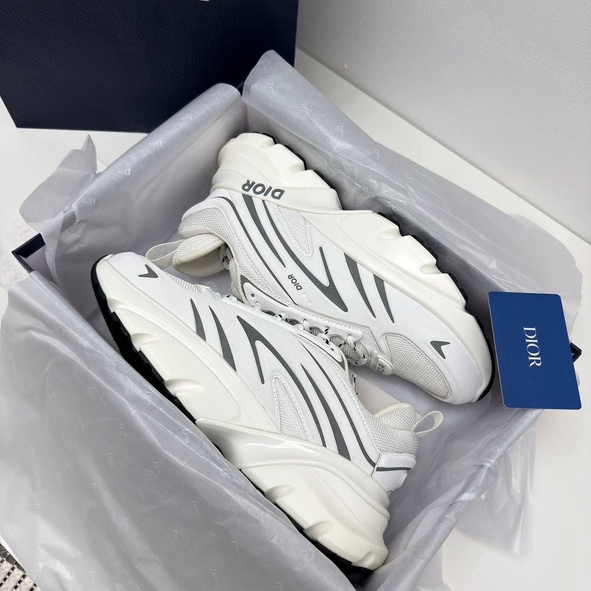 DIOR