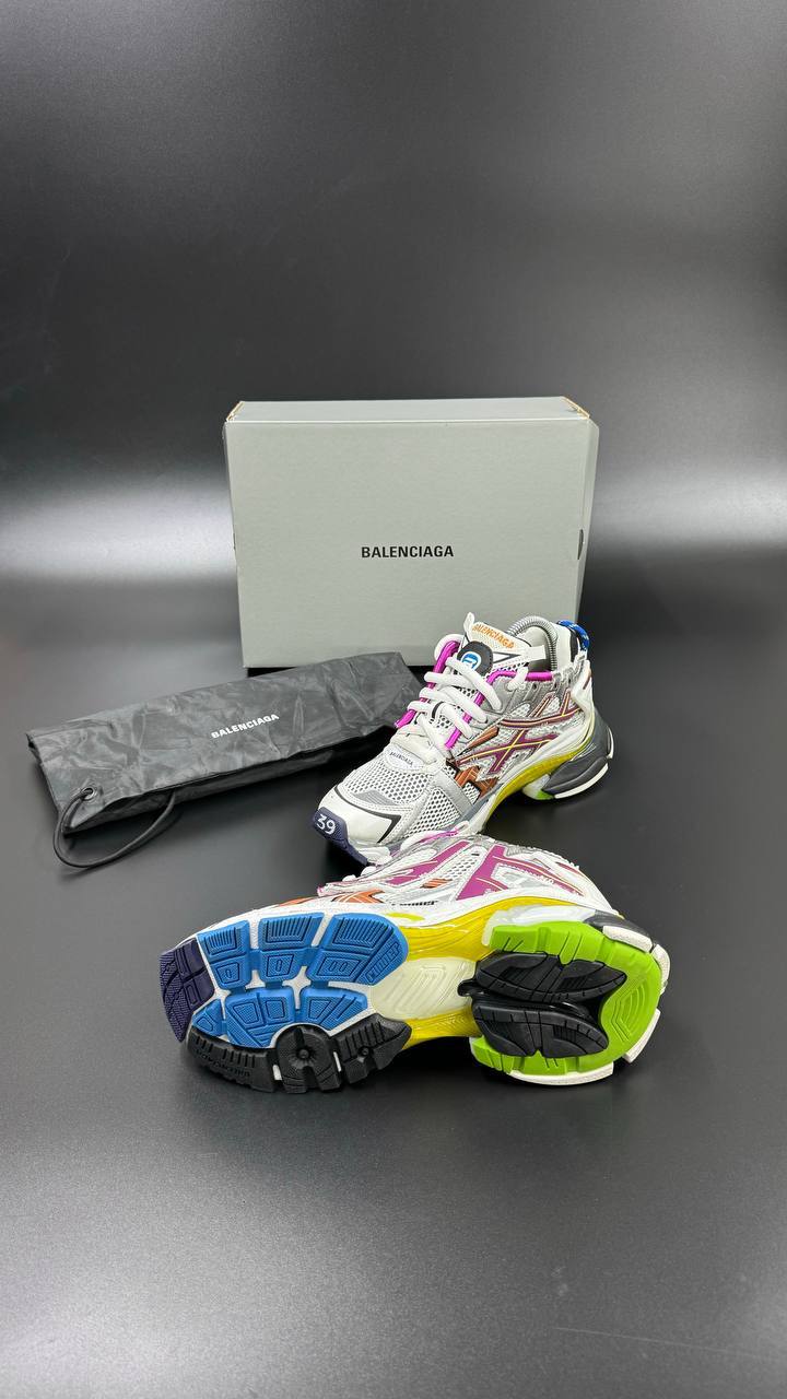 BALENCIAGA