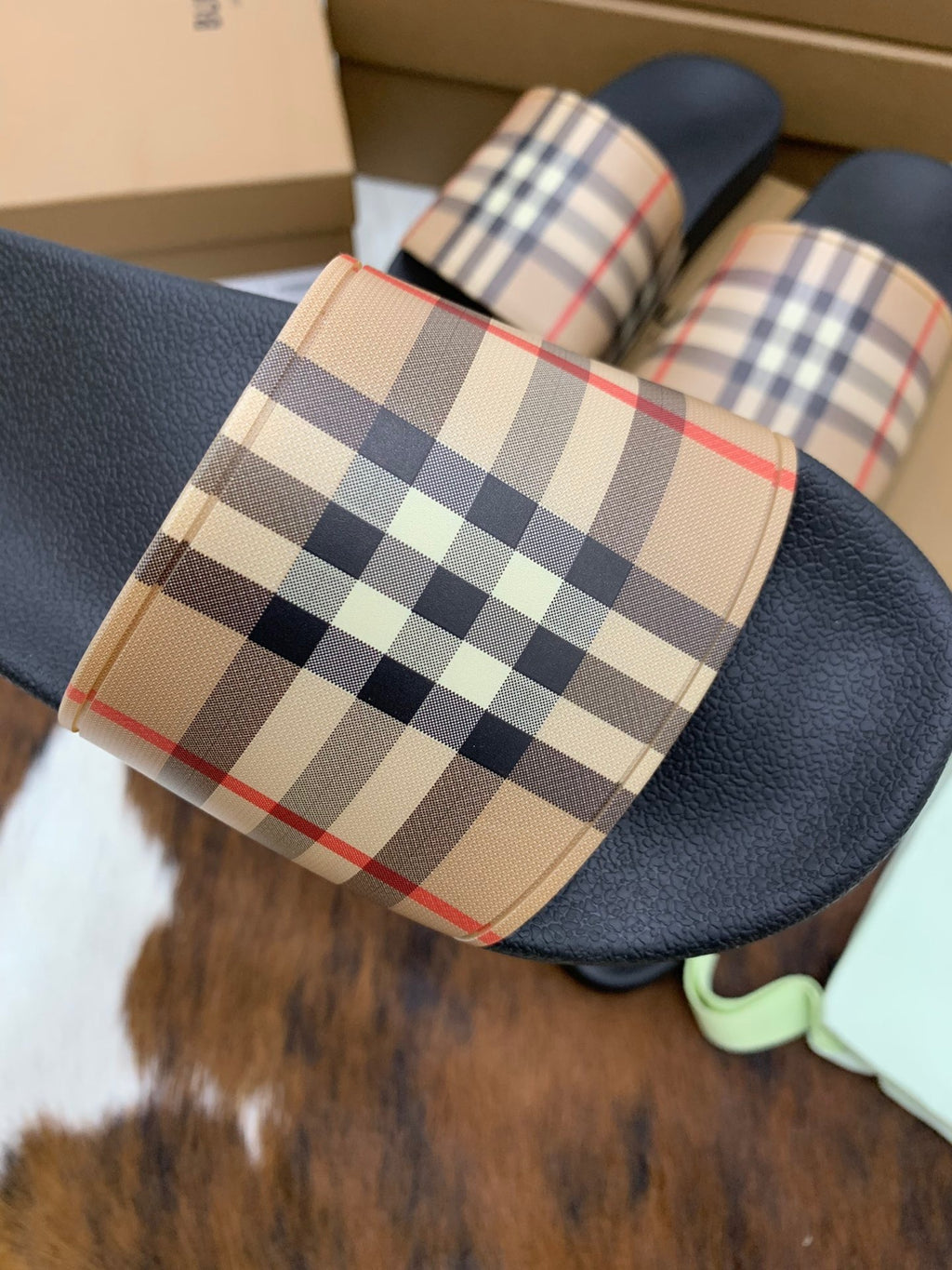 Chinelo BURBERRY