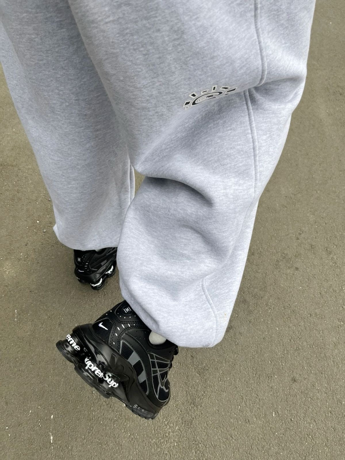 NIKE SHOX x SUPREME
