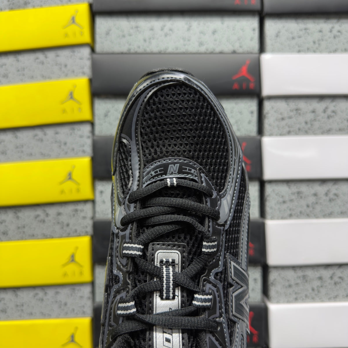 NEW BALANCE 740