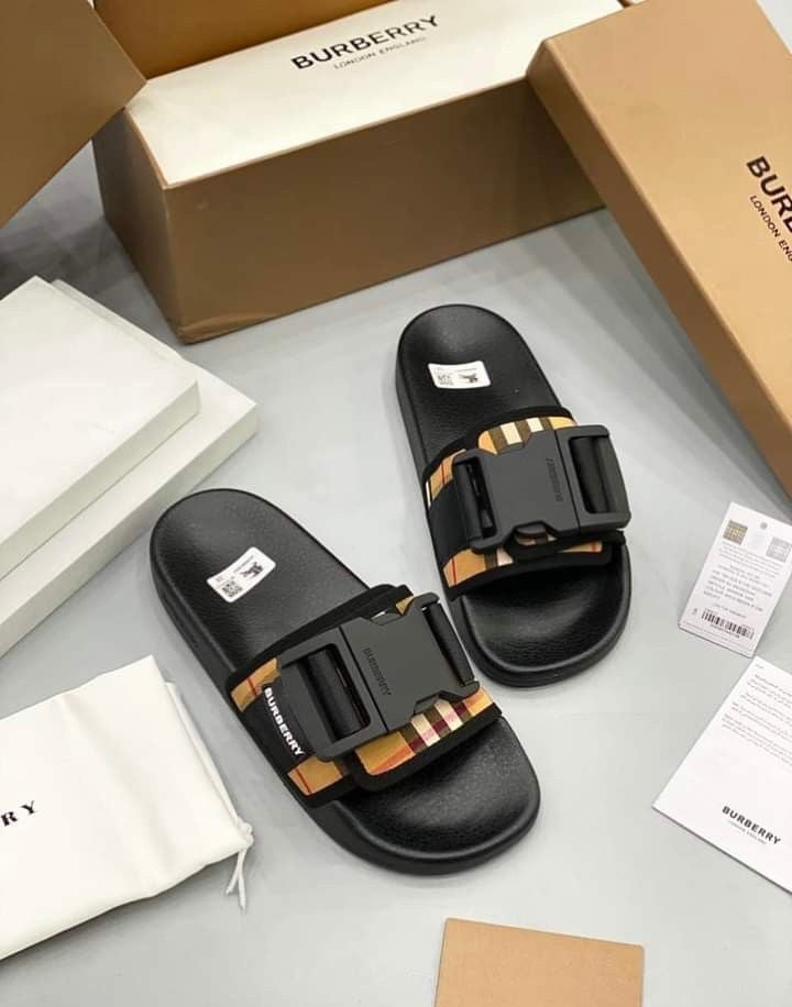 Chinelo BURBERRY