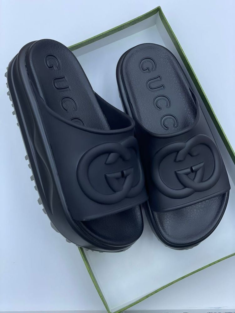 Chinelo GUCCI