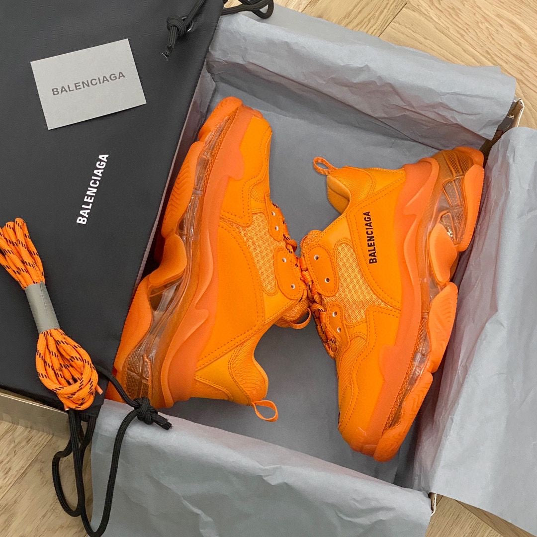 BALENCIAGA