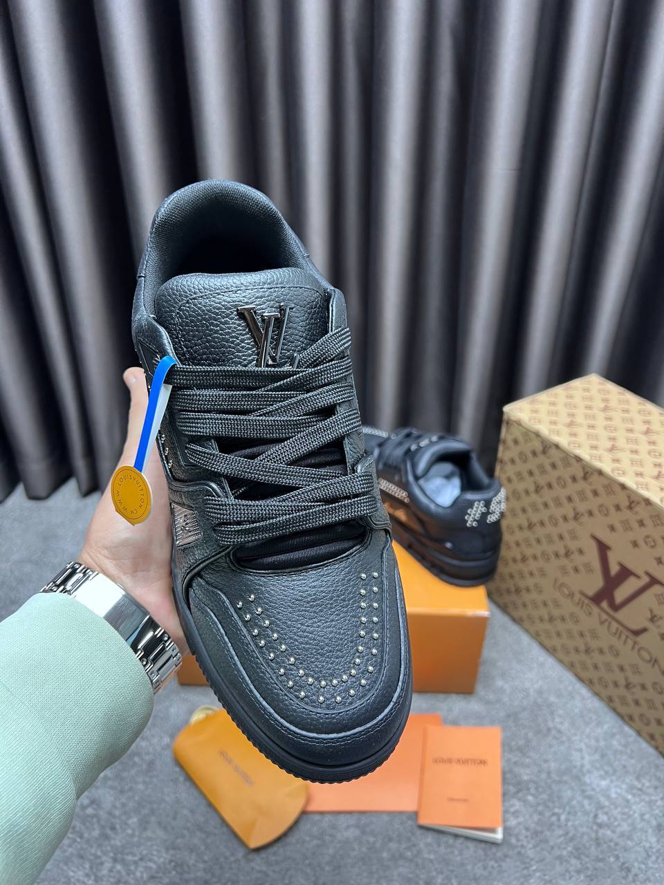 LV