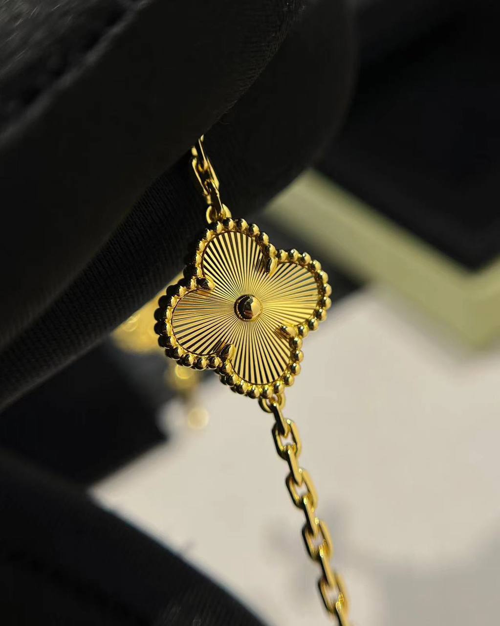 VAN CLEEF