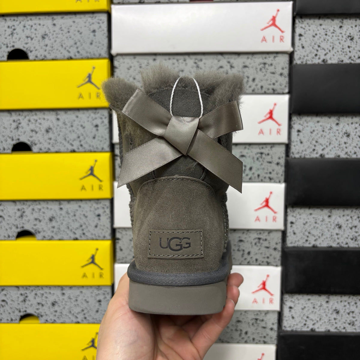 UGG