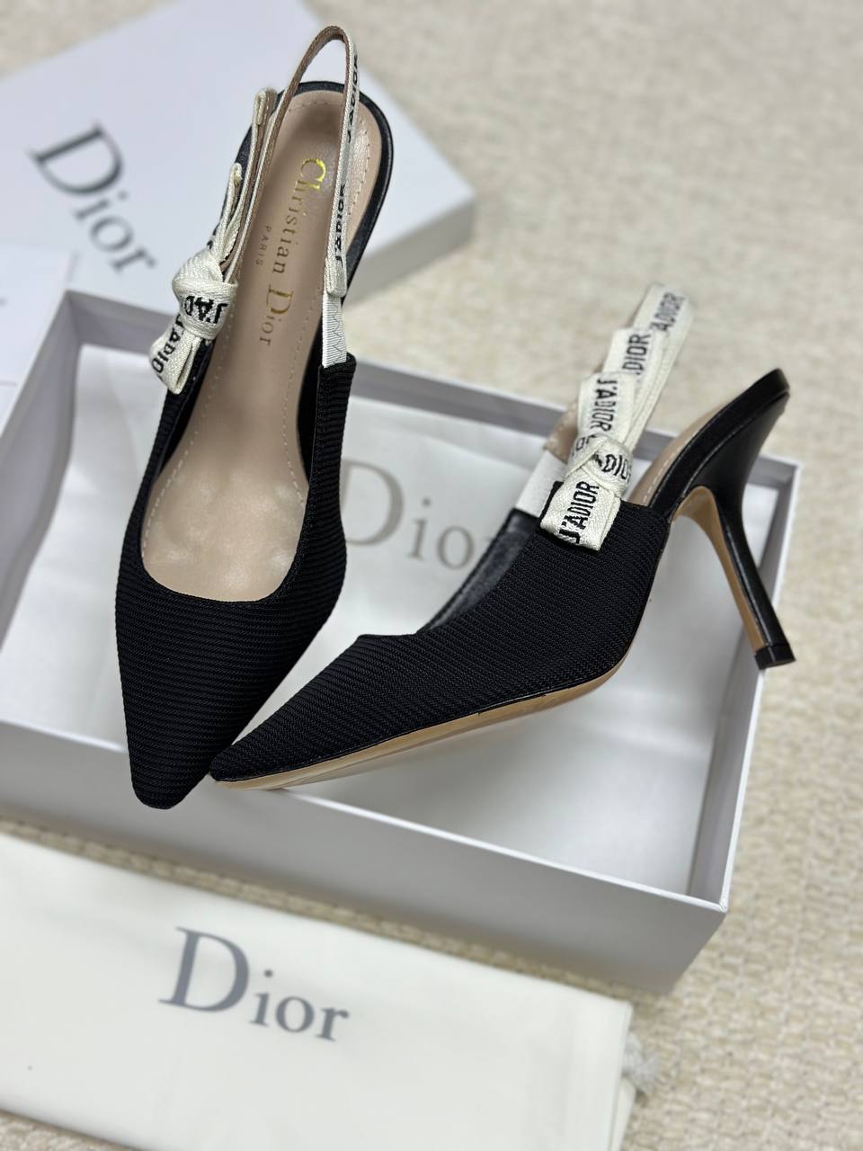 Saltos DIOR