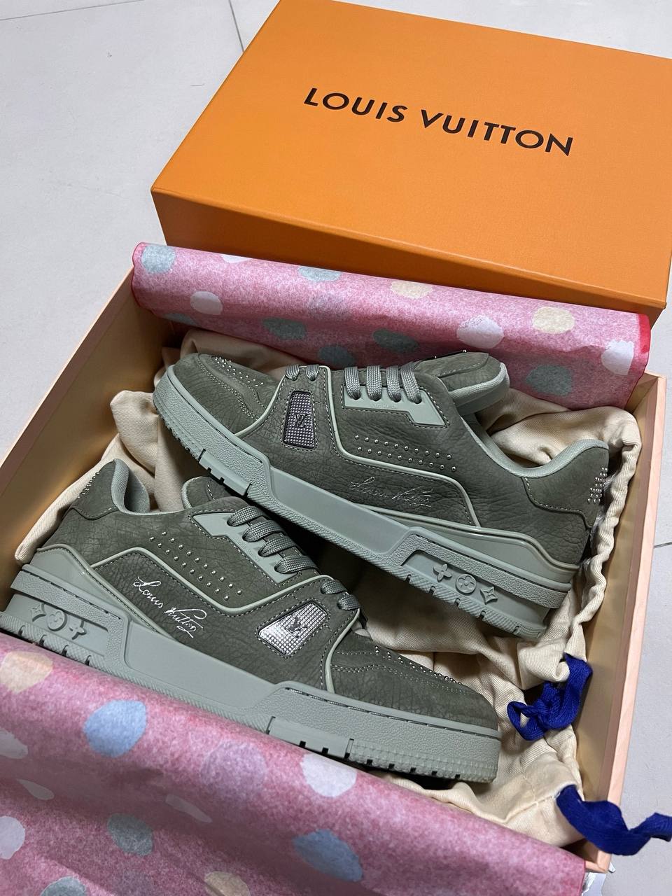 LV