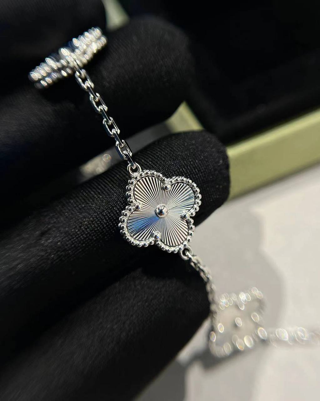 VAN CLEEF
