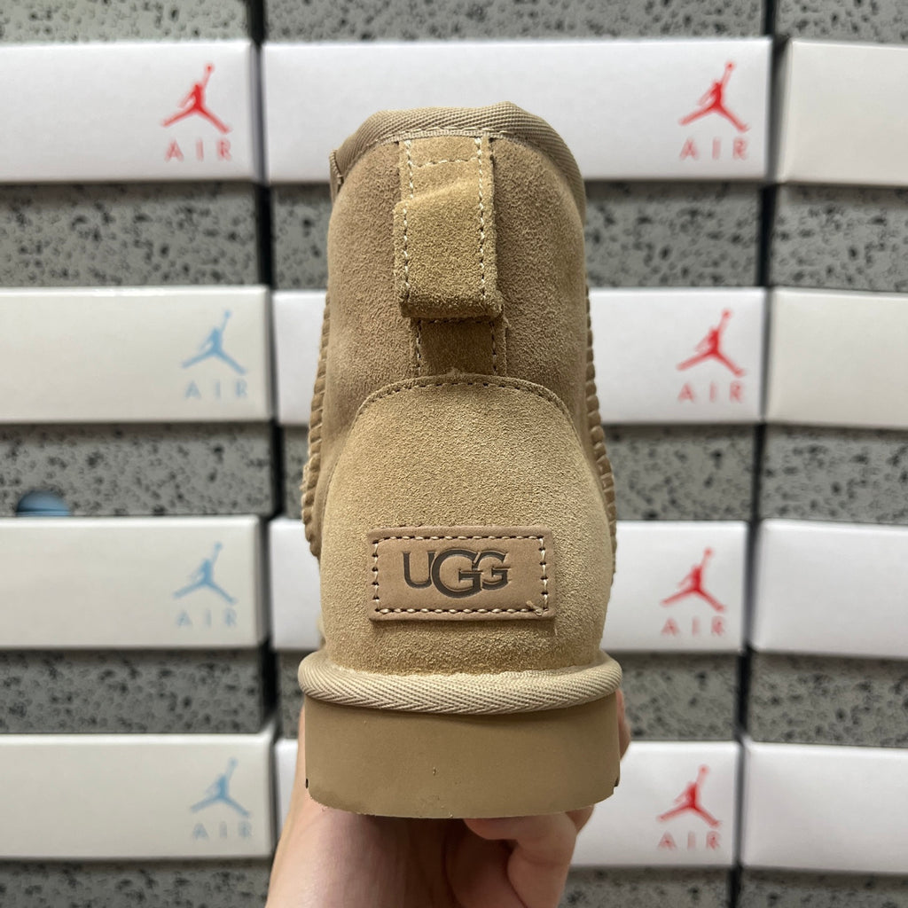 UGG