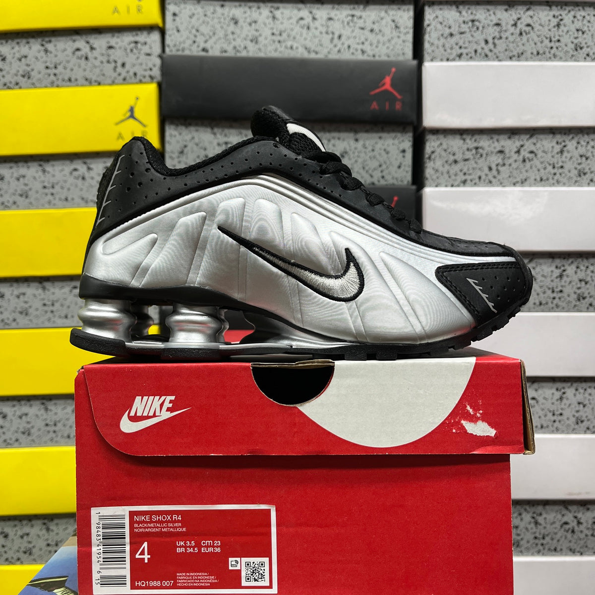 Nike Shox R4