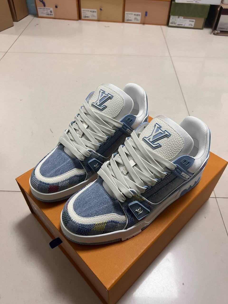 LV