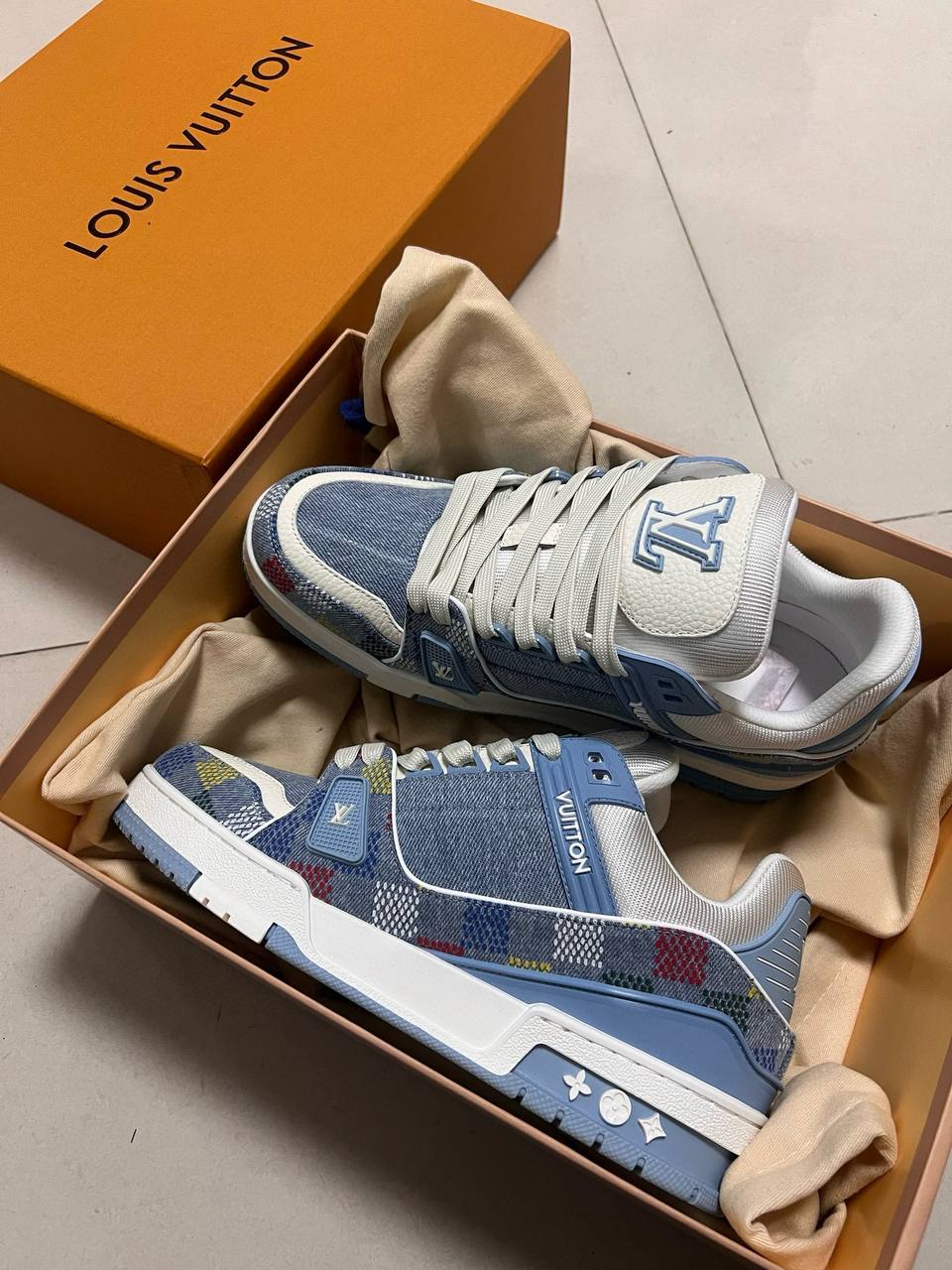 LV