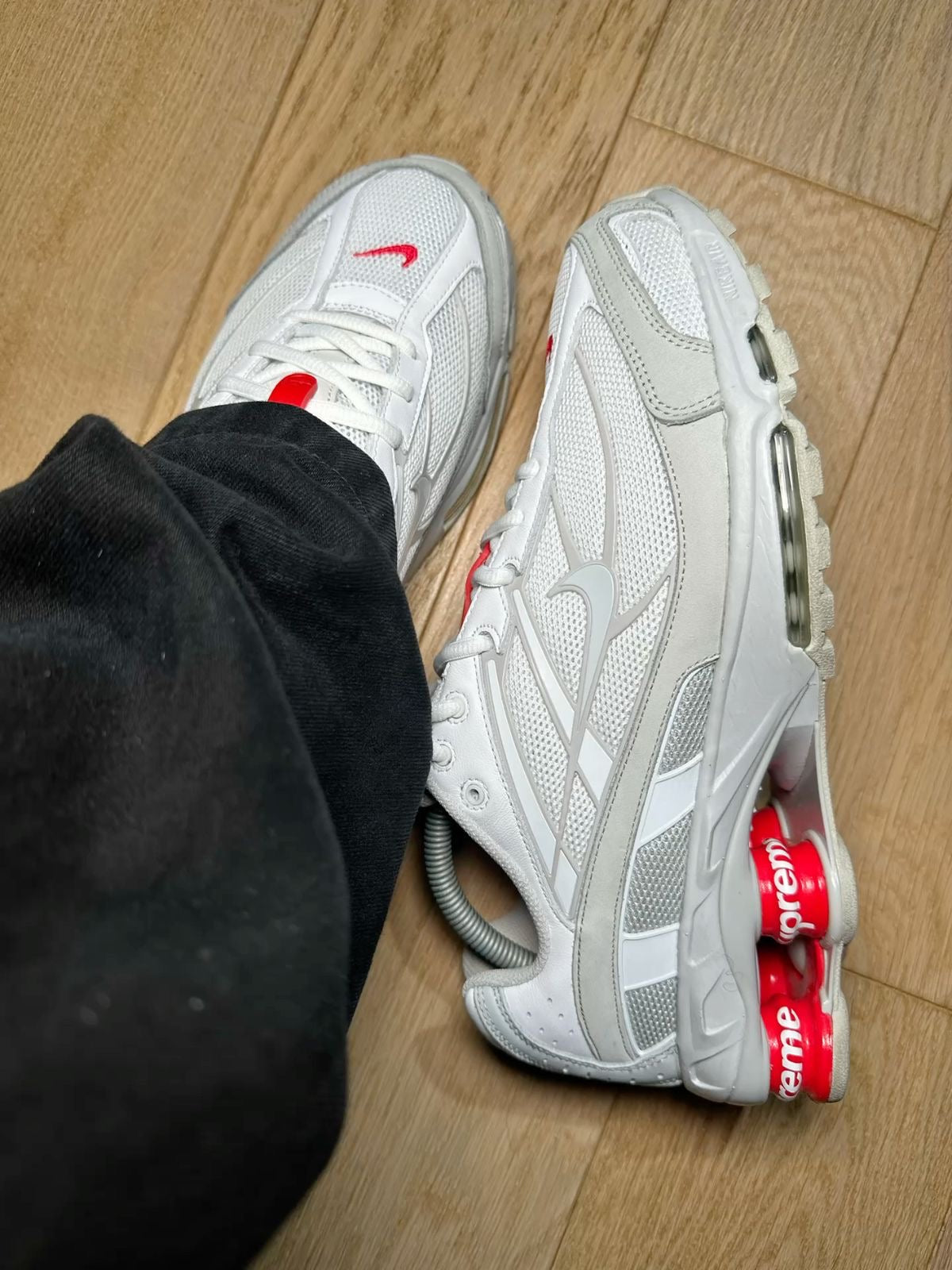 NIKE SHOX x SUPREME