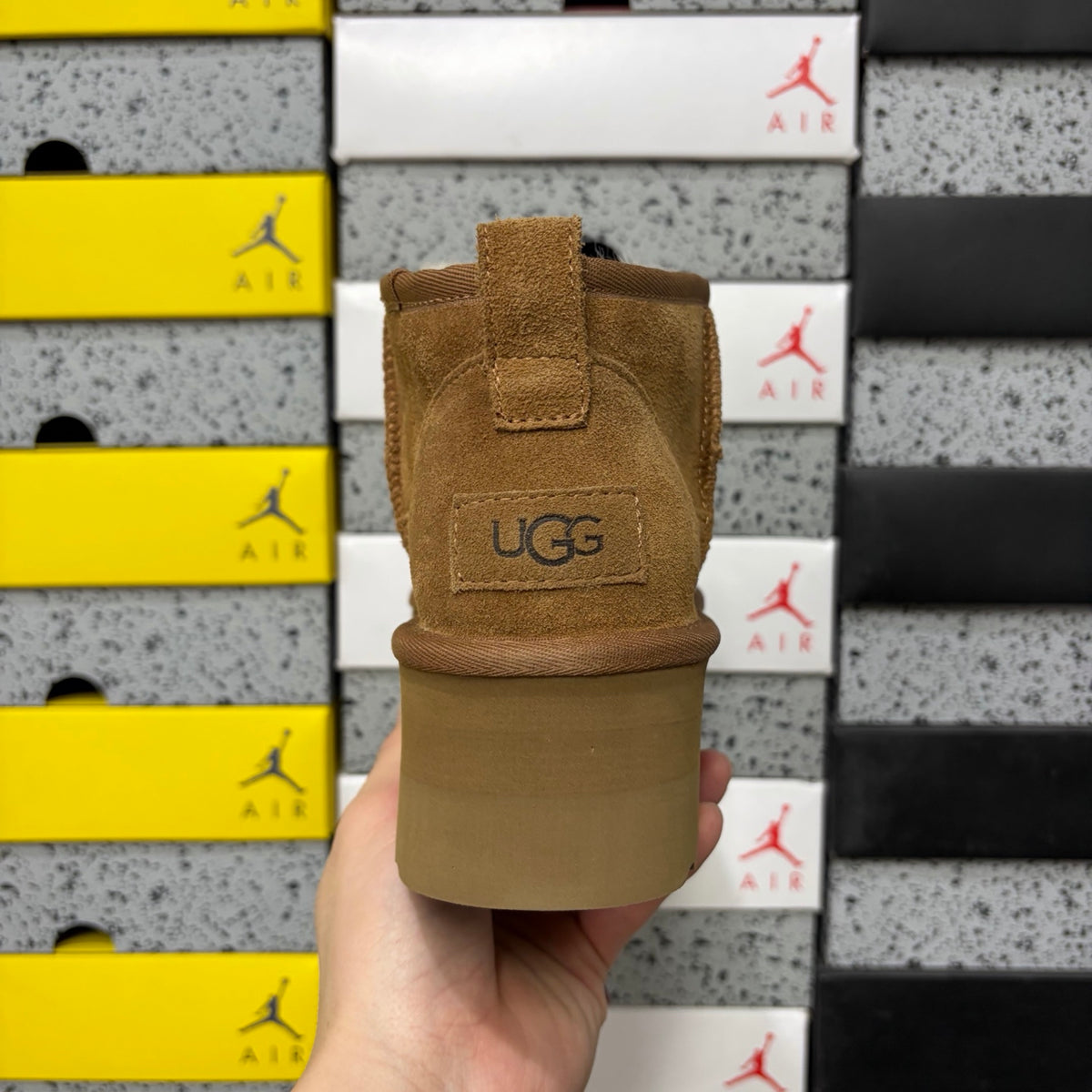 UGG