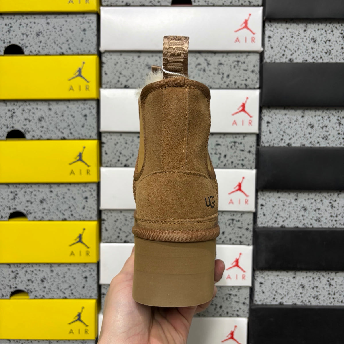 UGG