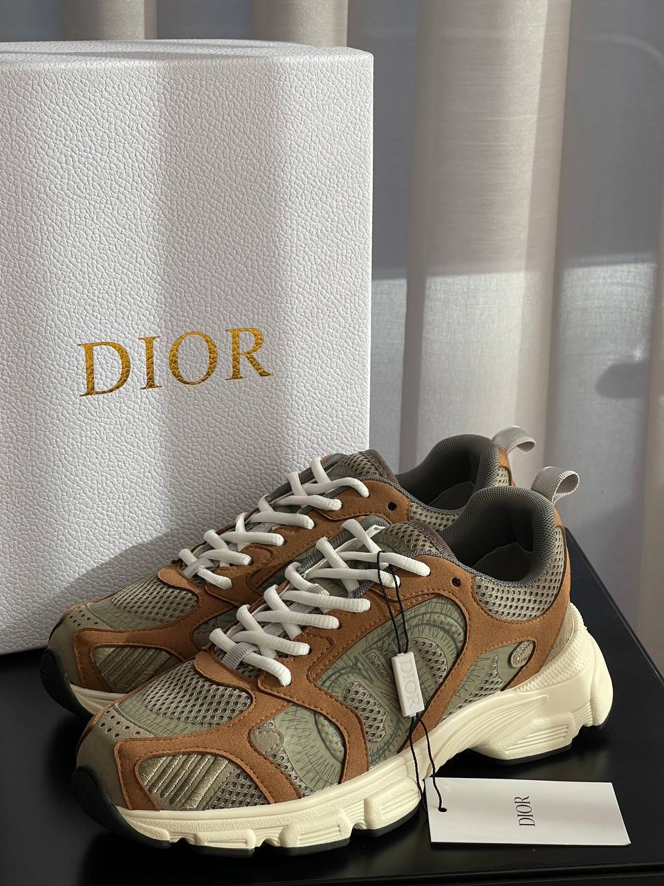 DIOR
