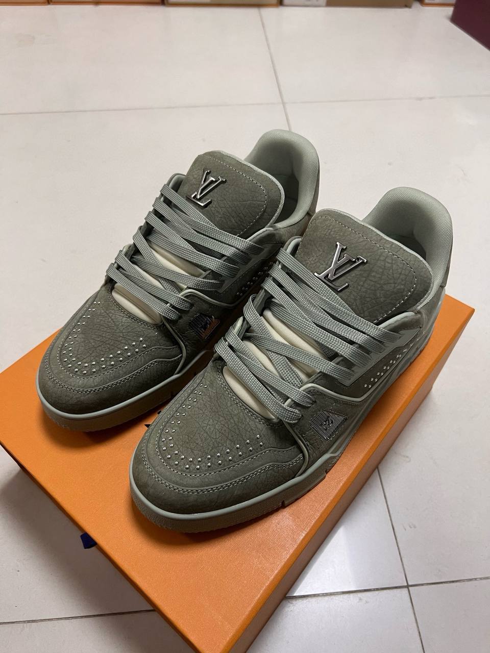 LV