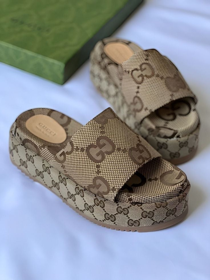 Chinelo GUCCI
