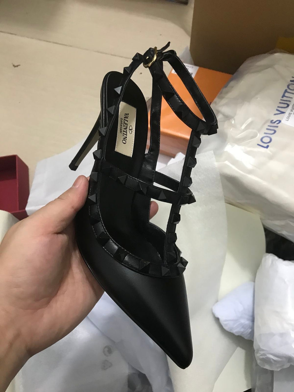 Saltos VALENTINO